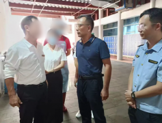 高度关心餐饮具清